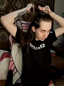 Nikki Sandy online show from 01/21/25, 05:05