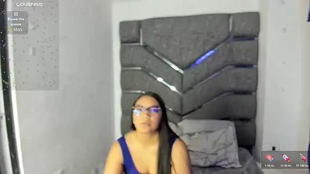 Latinos couples online show from 08/04/26, 03:43