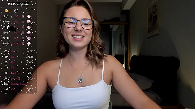 ThreeshaWhite online show from 10/05/25, 05:17