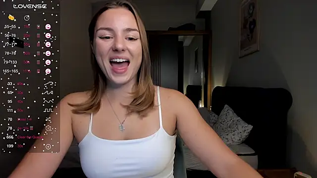 ThreeshaWhite online show from 10/15/25, 04:29