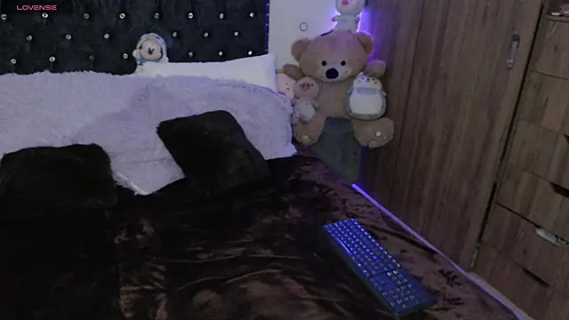 Maiaa evans online show from 12/28/24, 12:26