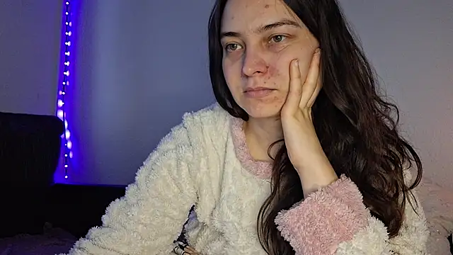 Cyndee Winter online show from 12/22/24, 02:49