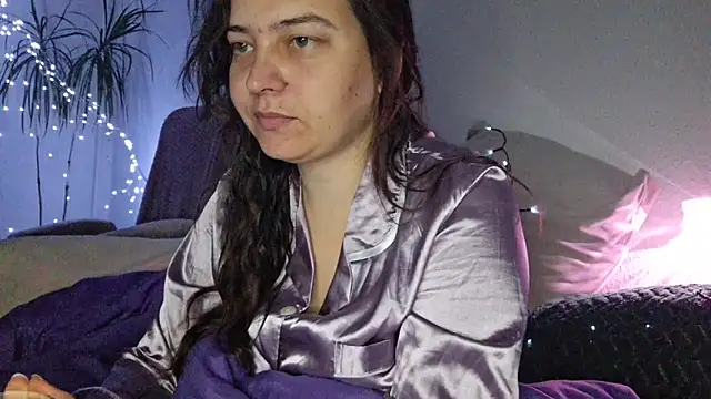 Cyndee Winter online show from 10/31/25, 06:31