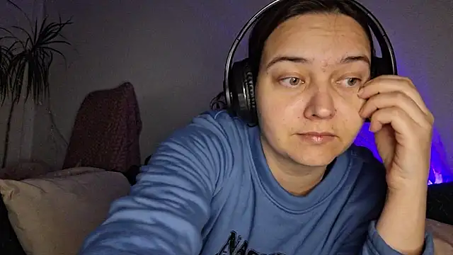 Cyndee Winter online show from 11/24/25, 03:45