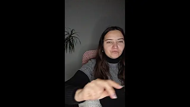 Cyndee Winter online show from 12/18/25, 03:40