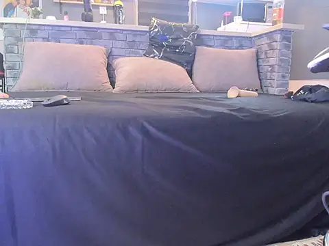 Snapshot of HungarianVersdad chatting on 09/18/25, 10:34 HungarianVersdad online show from 09/18/25, 10:34