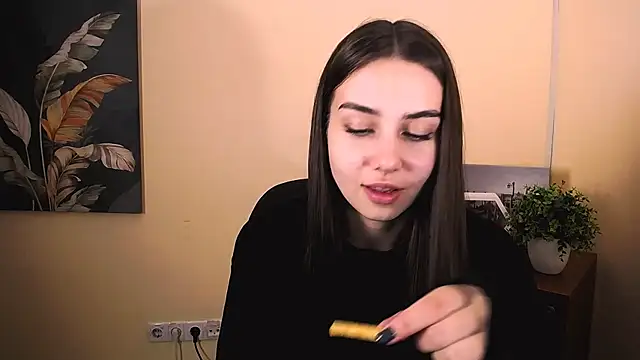 Lili magic online show from 10/04/25, 12:25