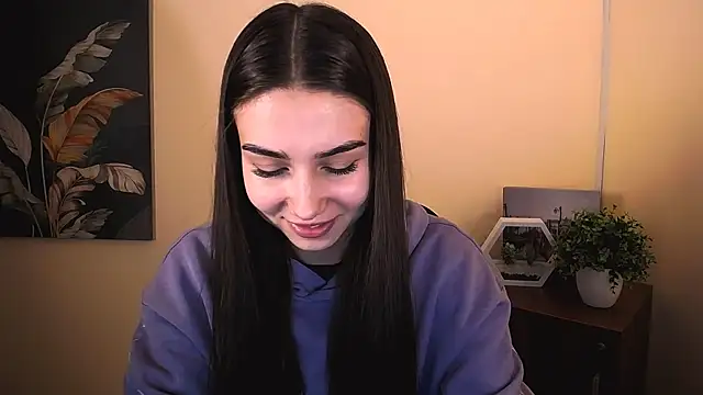 Lili magic online show from 10/05/25, 12:25