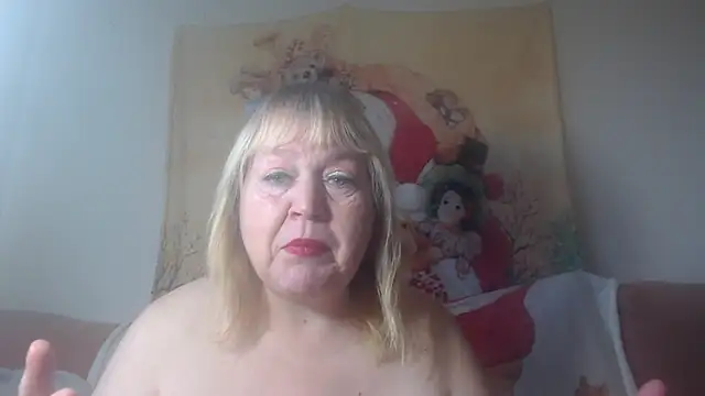 Snapshot of Blasflittchen chatting on 12/10/24, 10:49 Blasflittchen online show from 12/10/24, 10:49