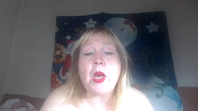 Snapshot of Blasflittchen chatting on 12/15/24, 02:48 Blasflittchen online show from 12/15/24, 02:48