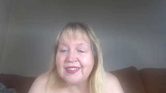 Snapshot of Blasflittchen chatting on 12/26/24, 02:48 Blasflittchen online show from 12/26/24, 02:48