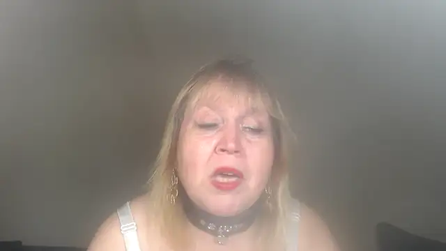 Snapshot of Blasflittchen chatting on 03/19/25, 08:11 Blasflittchen online show from 03/19/25, 08:11