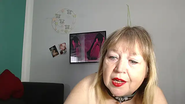 Snapshot of Blasflittchen chatting on 09/11/25, 09:42 Blasflittchen online show from 09/11/25, 09:42