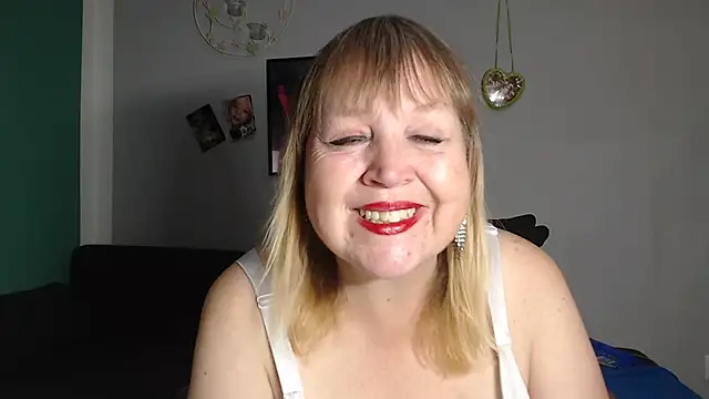 Snapshot of Blasflittchen chatting on 10/07/25, 08:33 Blasflittchen online show from 10/07/25, 08:33