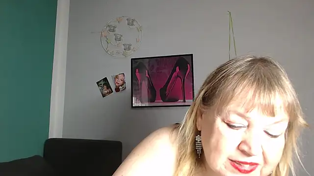 Snapshot of Blasflittchen chatting on 10/13/25, 10:26 Blasflittchen online show from 10/13/25, 10:26