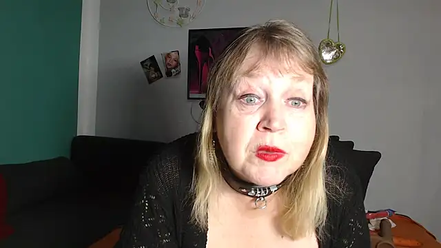 Snapshot of Blasflittchen chatting on 10/20/25, 09:59 Blasflittchen online show from 10/20/25, 09:59