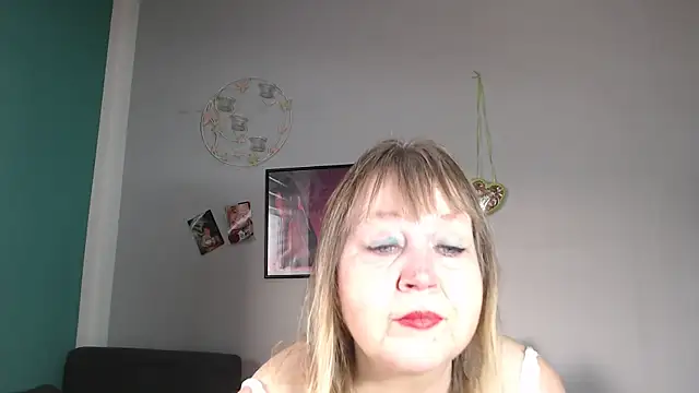 Snapshot of Blasflittchen chatting on 11/22/25, 12:37 Blasflittchen online show from 11/22/25, 12:37