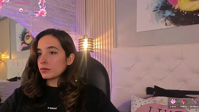 emma  smith1 online show from 02/24/25, 12:48