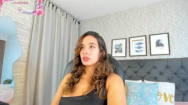 emma  smith1 online show from 03/13/25, 12:35