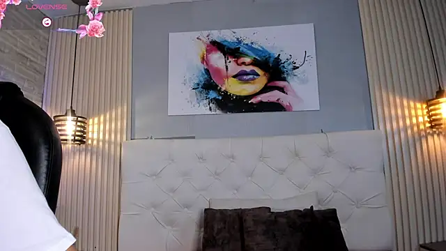 emma  smith1 online show from 09/15/25, 12:38