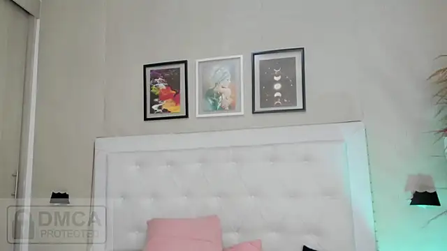 emma  smith1 online show from 03/28/26, 10:15