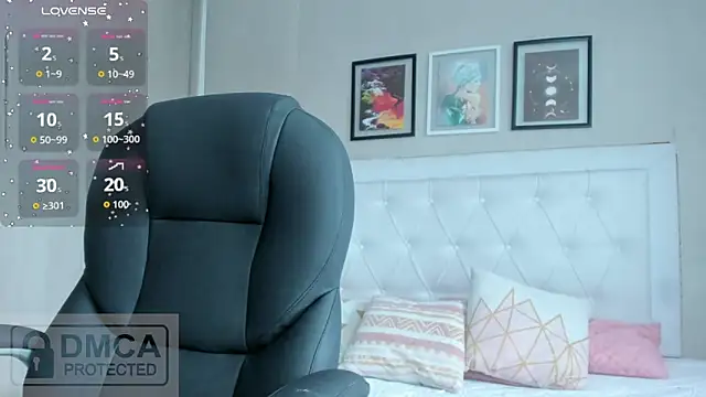 emma  smith1 online show from 04/06/26, 12:17