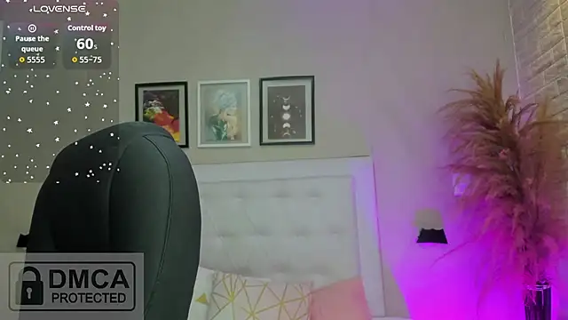 emma  smith1 online show from 04/10/26, 10:42