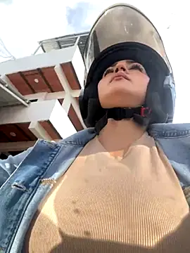 LIAH IZUMI online show from 11/26/25, 12:50