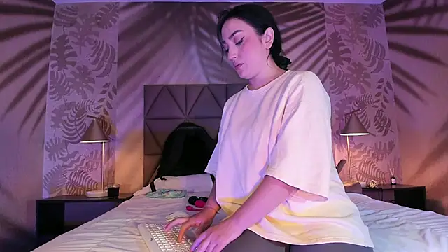 LIAH IZUMI online show from 02/25/26, 01:21