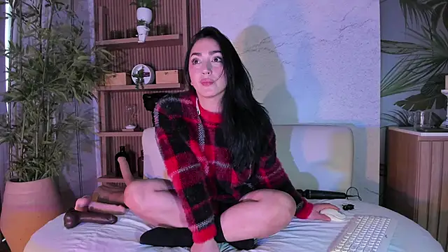 LIAH IZUMI online show from 06/05/26, 01:28