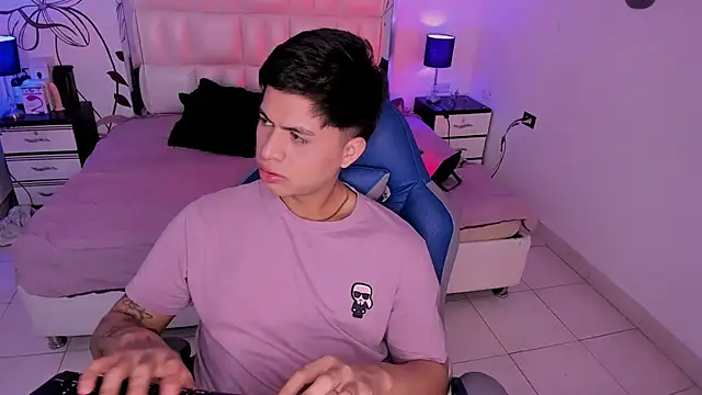 Niicky1  online show from 12/20/24, 09:06