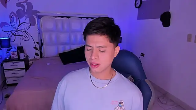 Niicky1  online show from 12/30/24, 08:47