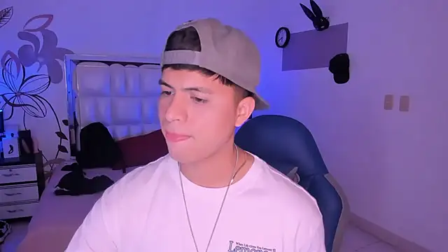 Niicky1  online show from 01/03/25, 08:43