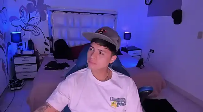 Niicky1  online show from 01/03/25, 11:44