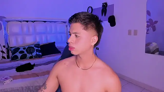 Niicky1  online show from 03/02/25, 09:32