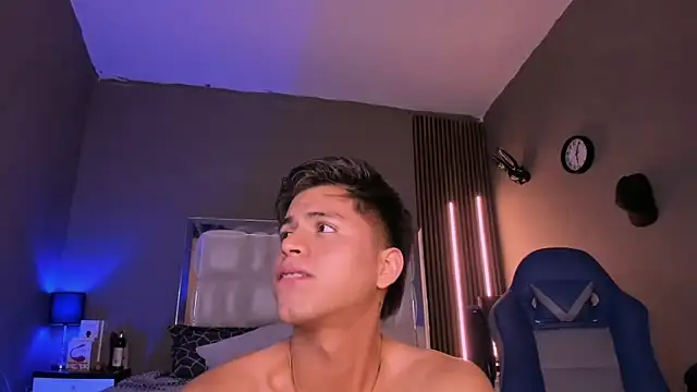 Niicky1  online show from 03/13/25, 12:05