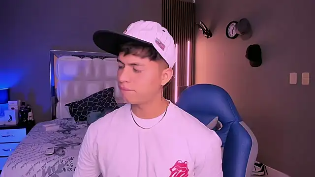 Niicky1  online show from 03/19/25, 09:27