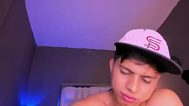 Niicky1  online show from 03/20/25, 12:30