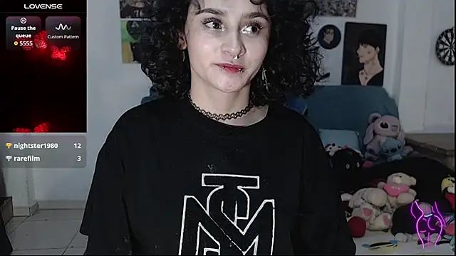 kitty22  online show from 11/20/25, 12:27