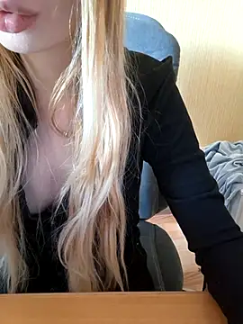 Elza kom online show from 10/23/25, 04:34