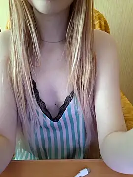 Elza kom online show from 02/17/26, 04:09