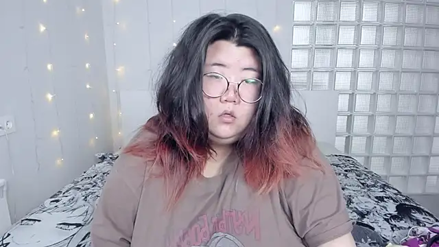 Snapshot of Nadine_asian chatting on 12/07/24, 01:36 Nadine asian online show from 12/07/24, 01:36