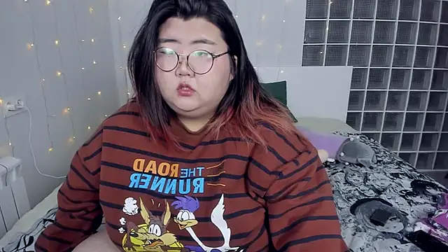 Snapshot of Nadine_asian chatting on 12/11/24, 12:12 Nadine asian online show from 12/11/24, 12:12