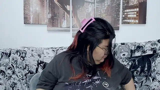 Snapshot of Nadine_asian chatting on 12/16/24, 06:21 Nadine asian online show from 12/16/24, 06:21