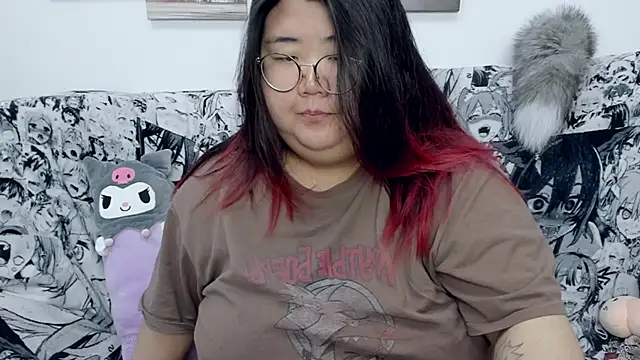 Snapshot of Nadine_asian chatting on 12/21/24, 01:36 Nadine asian online show from 12/21/24, 01:36