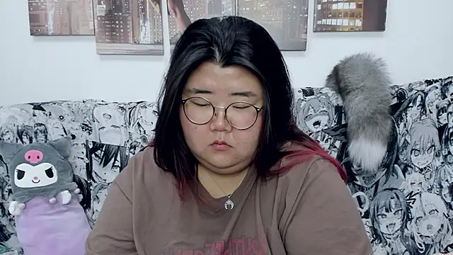 Snapshot of Nadine_asian chatting on 12/21/24, 11:22 Nadine asian online show from 12/21/24, 11:22