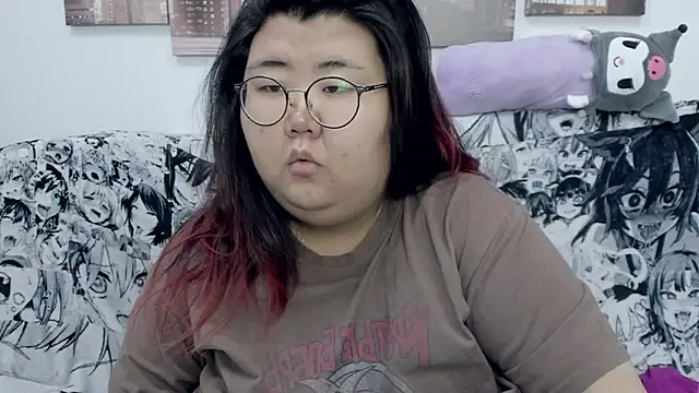 Snapshot of Nadine_asian chatting on 12/31/24, 03:23 Nadine asian online show from 12/31/24, 03:23