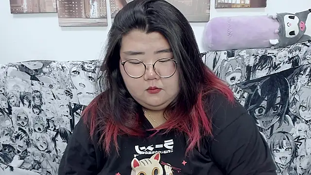 Snapshot of Nadine_asian chatting on 01/04/25, 08:17 Nadine asian online show from 01/04/25, 08:17