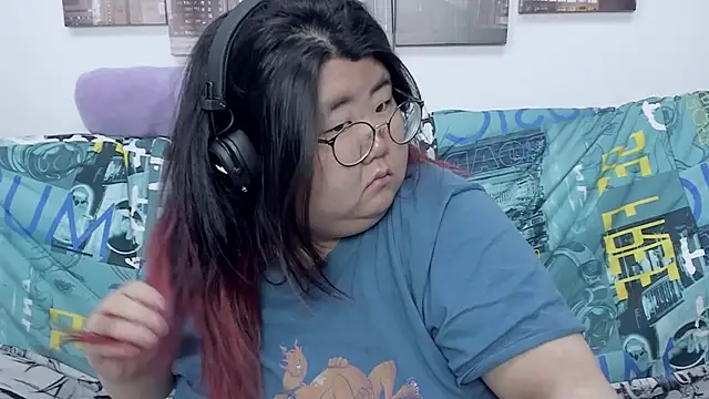 Snapshot of Nadine_asian chatting on 01/11/25, 02:20 Nadine asian online show from 01/11/25, 02:20