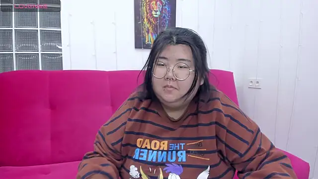 Snapshot of Nadine_asian chatting on 10/05/25, 08:23 Nadine asian online show from 10/05/25, 08:23